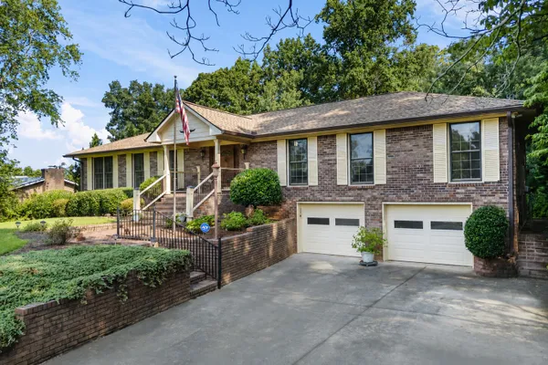 2950 FOOTHILL TRL