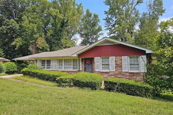 1940 WINDSOR DR