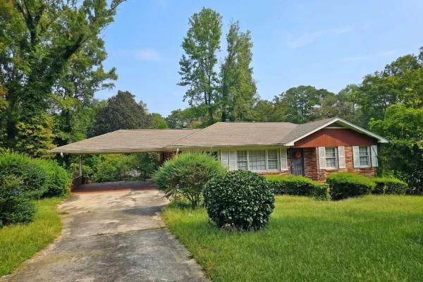 1940 WINDSOR DR