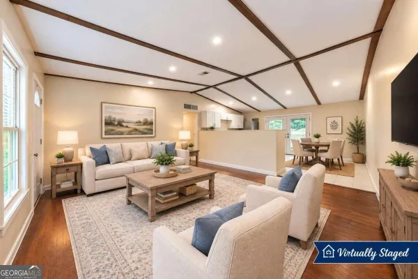 2518 CAROLYN DR