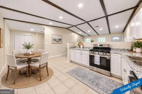 2518 CAROLYN DR