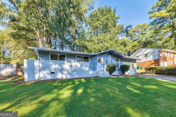 2518 CAROLYN DR