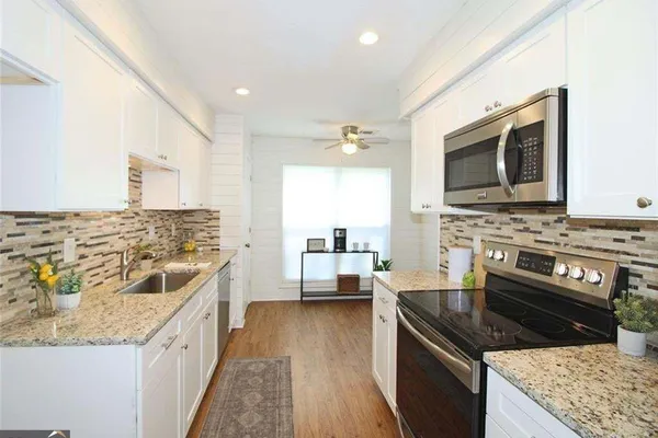 392 HAMILTON TRCE
