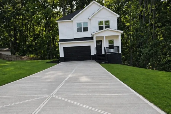 131 FOREST PL