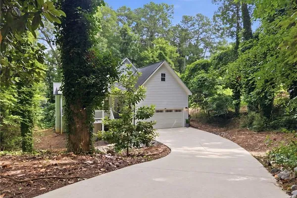 592 HIDDEN HILLS CT