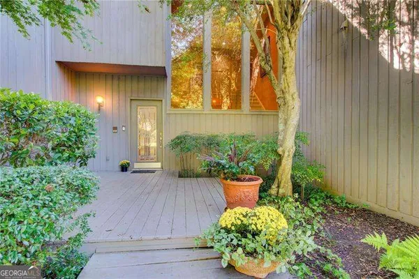 1075 RIVERSIDE TRCE