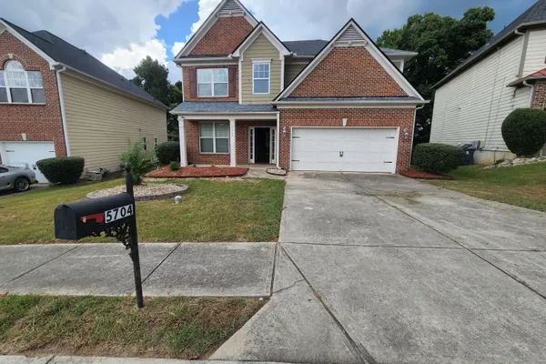 5704 BARRINGTON RUN