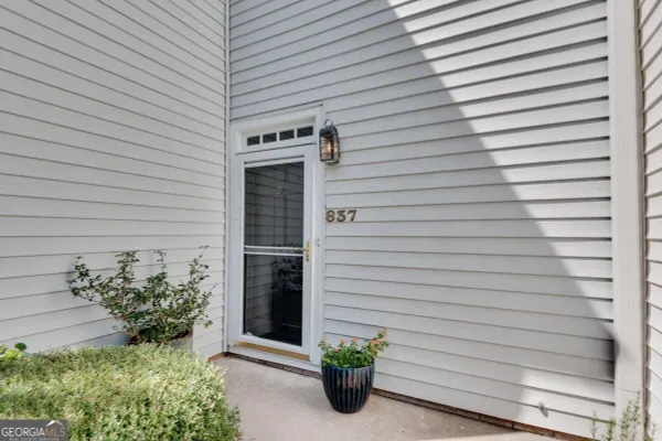 837 HERITAGE SQ