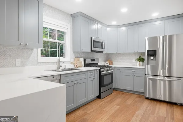 1001 HILLSBOROUGH CHASE