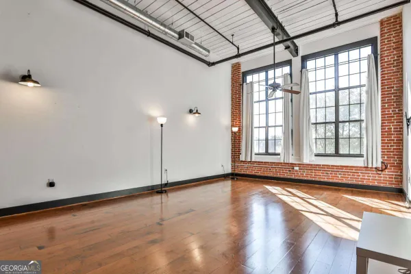 1261 CAROLINE ST 211