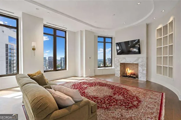 3376 PEACHTREE RD 44B