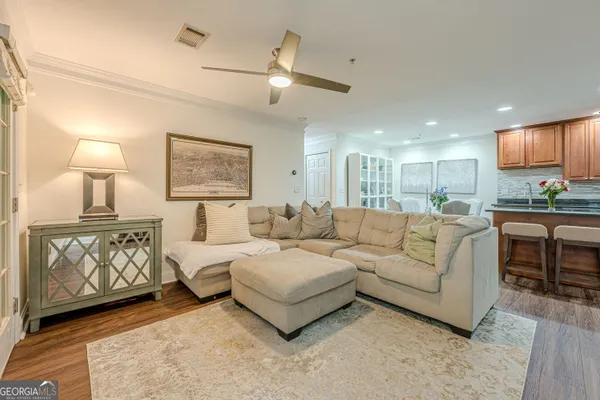 508 MADISON CT 508