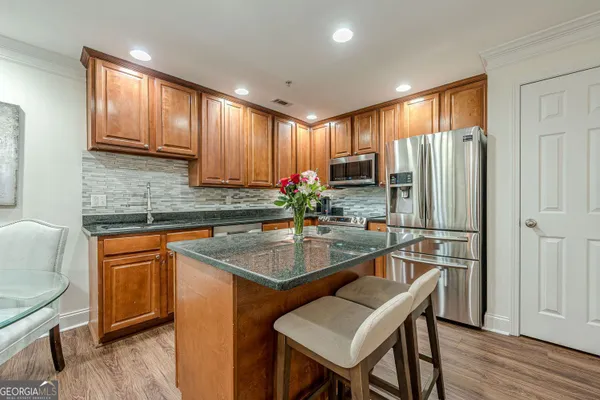 508 MADISON CT 508