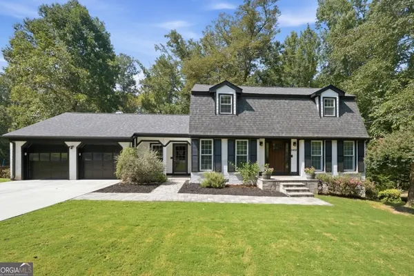 2458 FONTAINEBLEAU DR