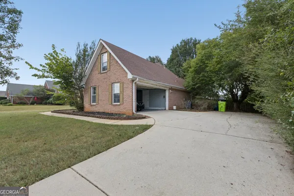 1435 ELENA DR