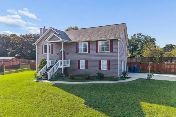 652 THORN BROOK RDG