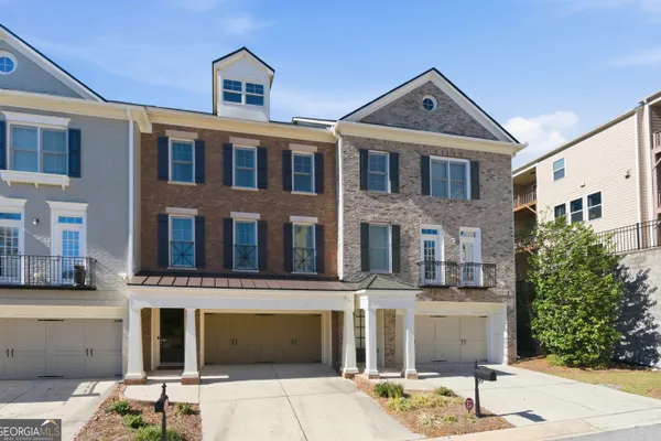 6187 TRUMBUL OAKS CT 2