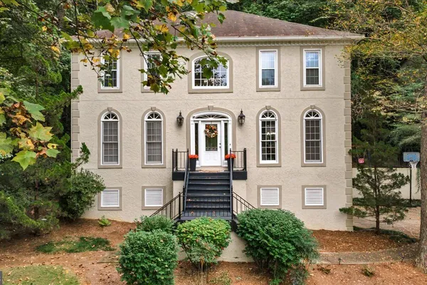 320 KINGS CT
