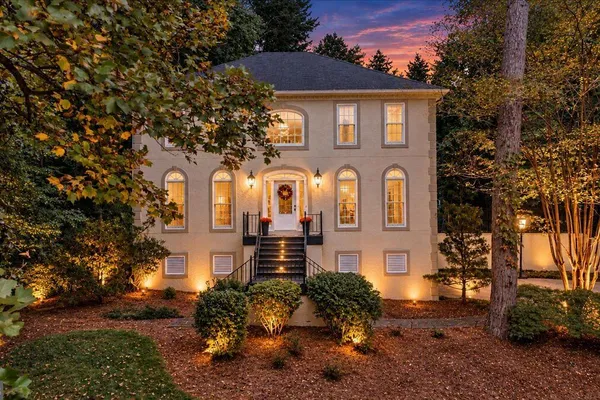 320 KINGS CT
