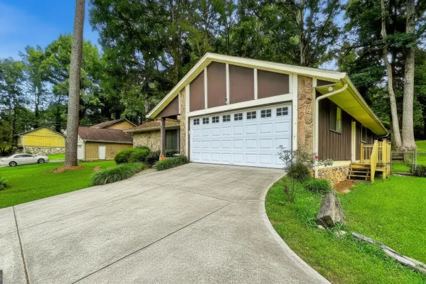 6679 JUDY LN