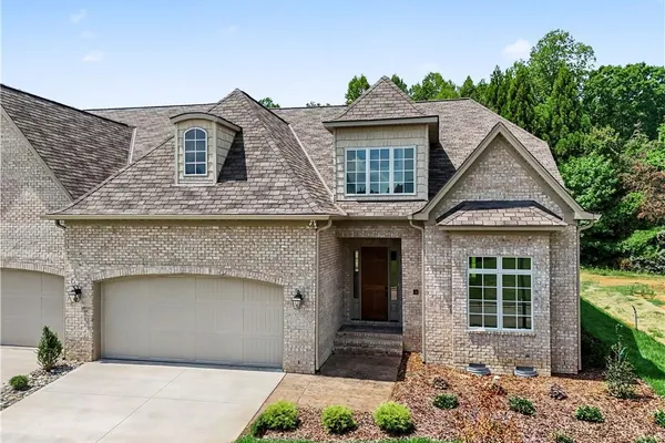 14 CRESWELL MANOR DR