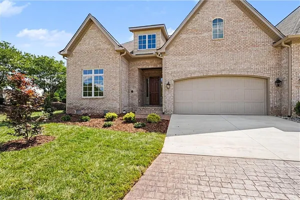 16 CRESWELL MANOR DR