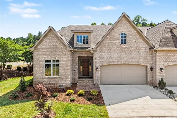 16 CRESWELL MANOR DR