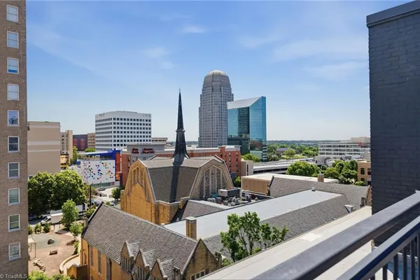 400 W 4TH ST 504