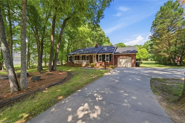 617 AUTUMN DR