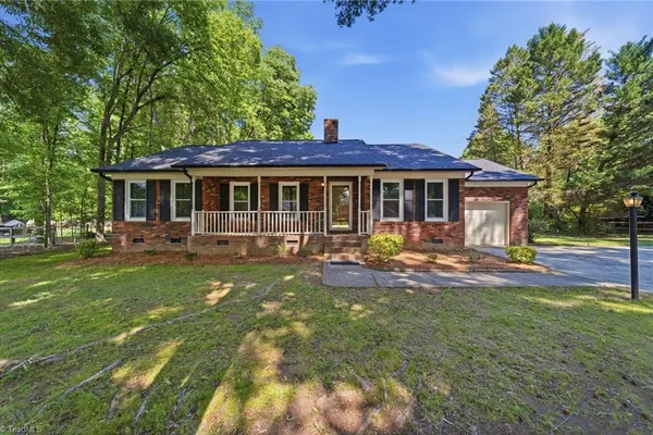 617 AUTUMN DR