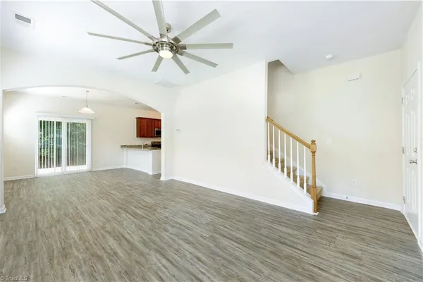 1009 CEDAR VILLAGE TRL