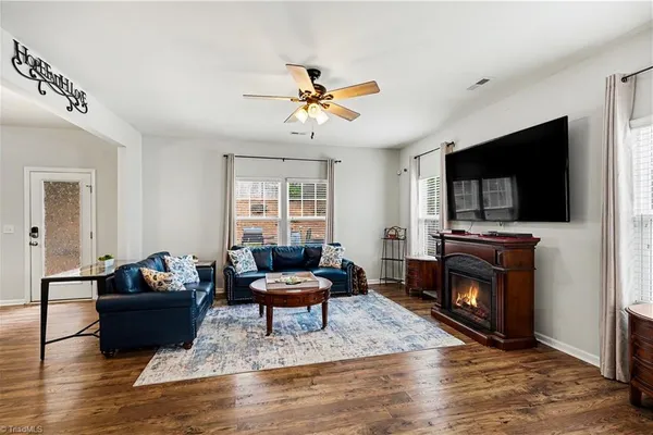 1586 RUNNING DEER DR