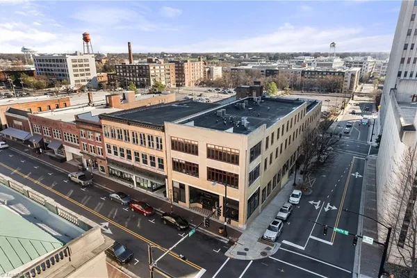 1 W 5TH ST 207