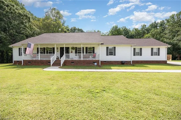 715 CANDLEWICK DR