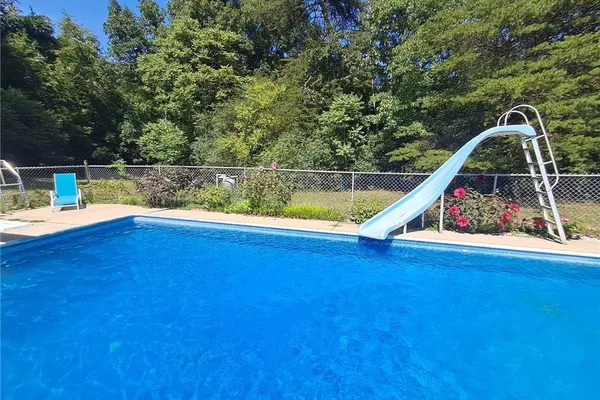 159 LAURELL DR