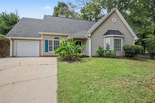 108 SUMMIT DR
