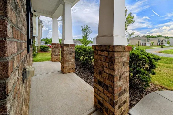 6953 QUARTER HORSE DR