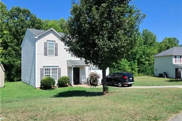 626 BENTLEY LN