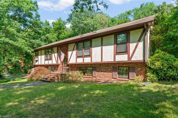 601 BURNING BUSH DR