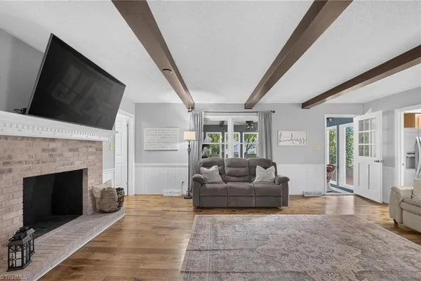 140 RAINTREE RD