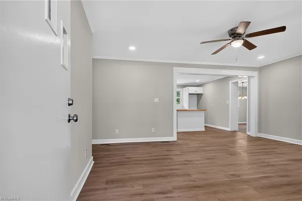 128 ENGLEWOOD DR