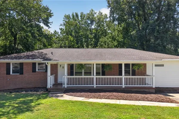 128 ENGLEWOOD DR