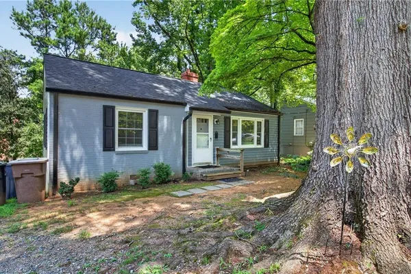 1912 COLONIAL AVE