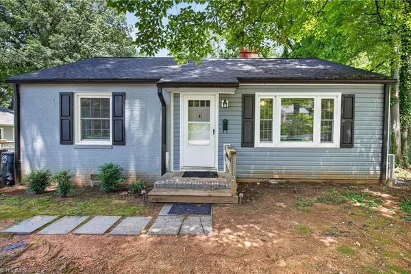 1912 COLONIAL AVE