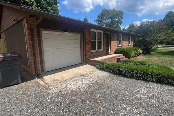 509 ROBINHOOD RD
