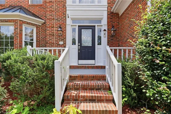 7 ARCHER CT