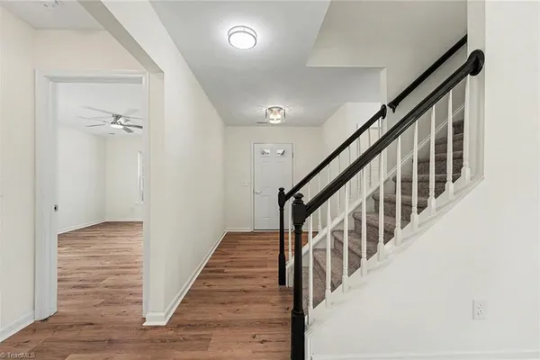 112 PARKVIEW CT
