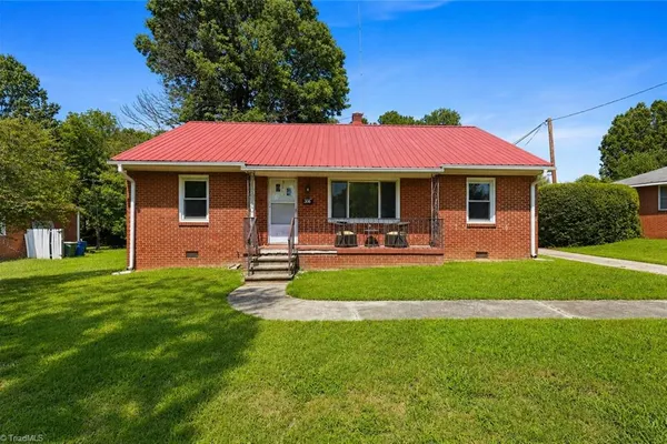 306 OAKGROVE DR