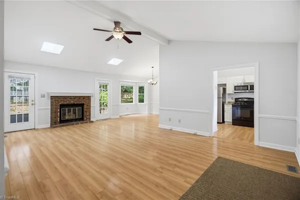 6 CASTLE BRIDGE CT