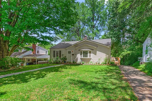 731 W BANNER AVE
